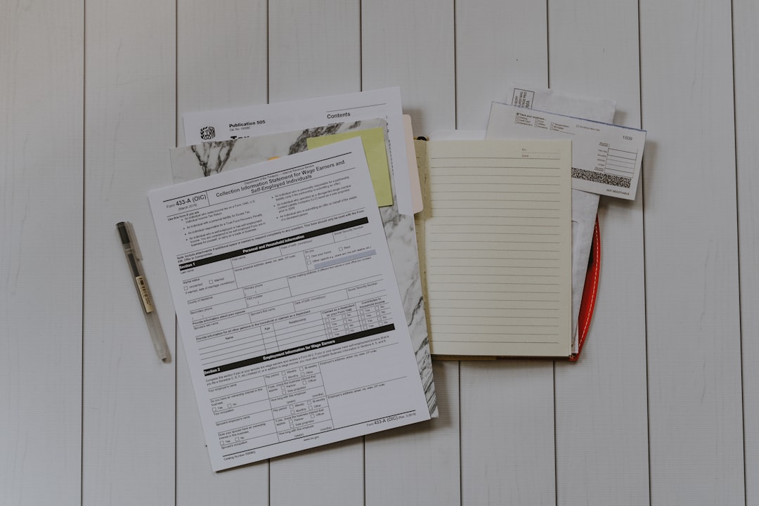 Documents et calculatrice pour démarches d'aides